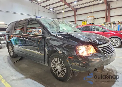 2015 Chrysler Town & Country Touring L z USA, uszkodzony, nr VIN 2C4RC1CG5FR602775